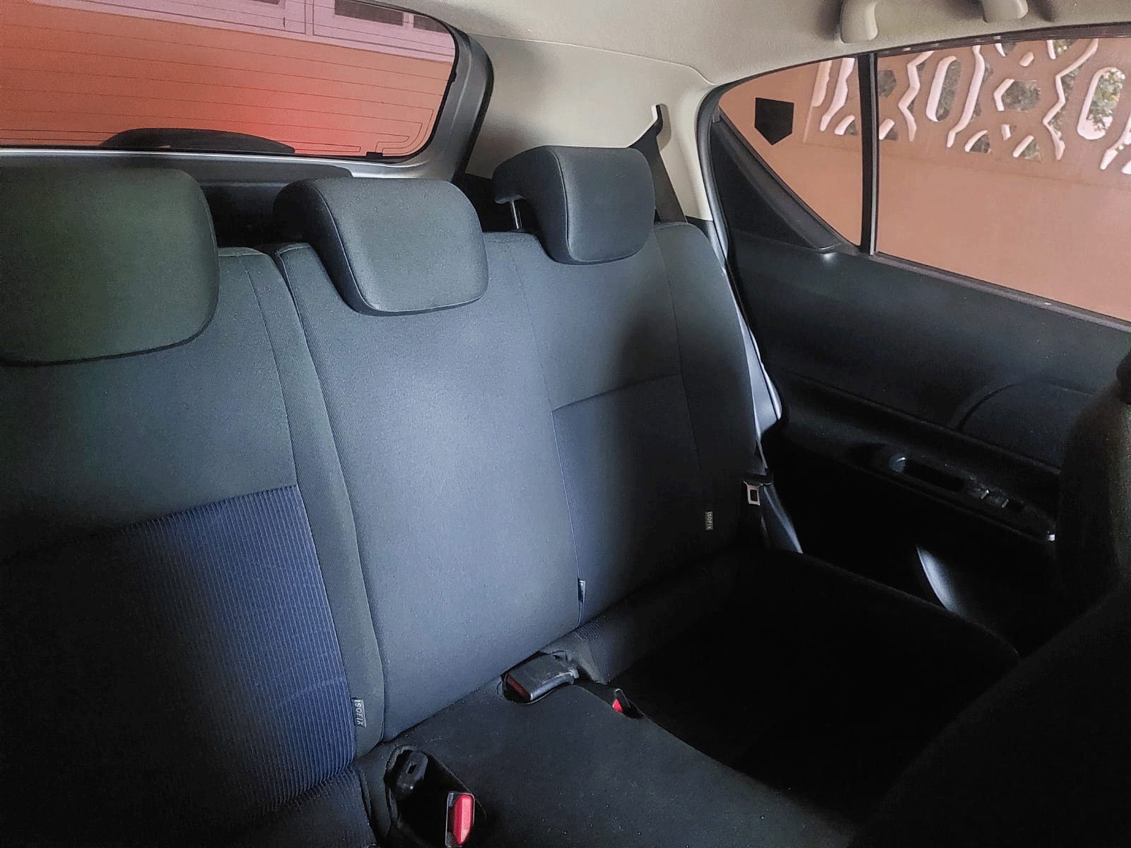 2015 Toyota Aqua S photo 3